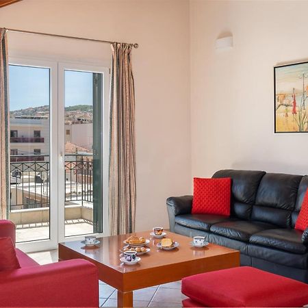 Grand Square Apartment 阿尔戈斯托利翁 外观 照片