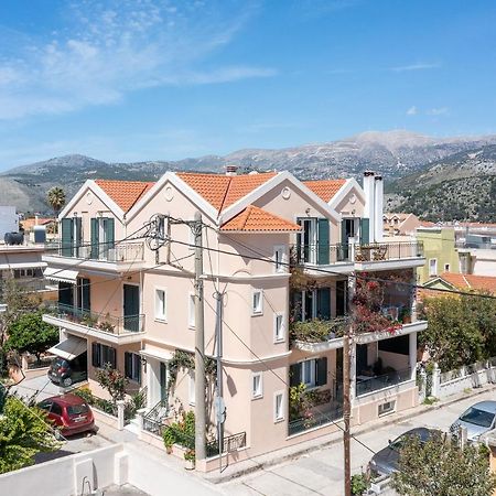 Grand Square Apartment 阿尔戈斯托利翁 外观 照片